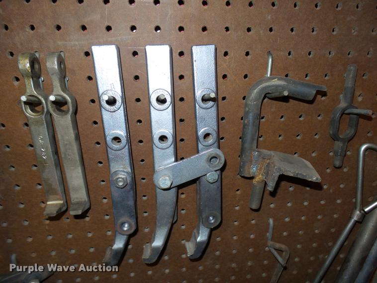 image for item DG9307 Snap-on cabinet with tools