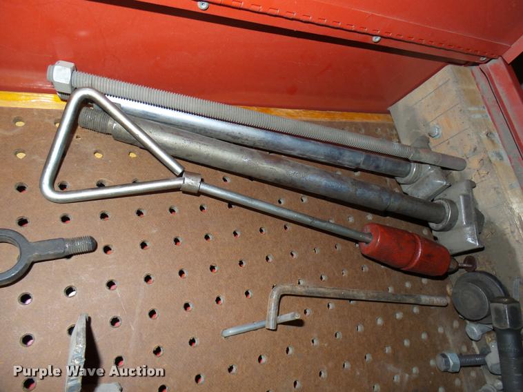 image for item DG9307 Snap-on cabinet with tools