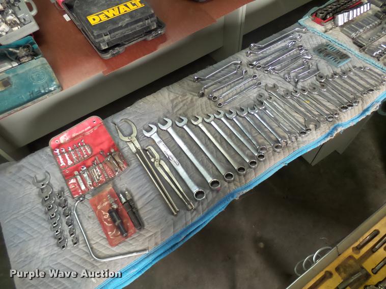 image for item DG9314 Approximately 70 Snap-on wrenches