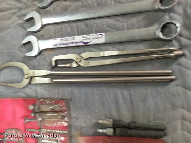 image for item DG9314 Approximately 70 Snap-on wrenches