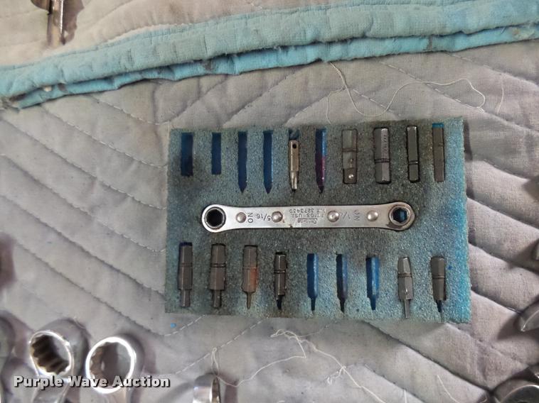 image for item DG9314 Approximately 70 Snap-on wrenches