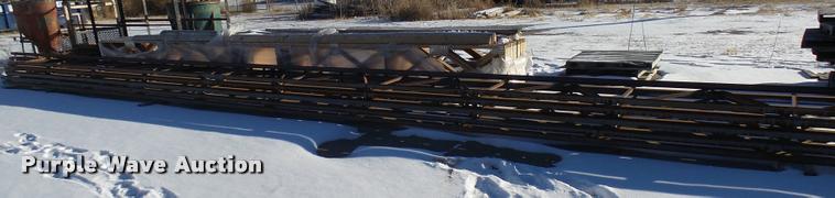 image for item DG9331 (4) metal trusses