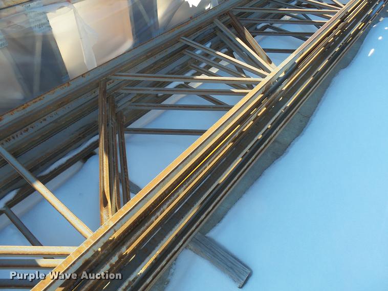 image for item DG9331 (4) metal trusses