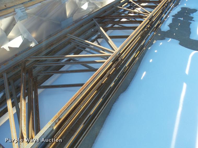 image for item DG9331 (4) metal trusses