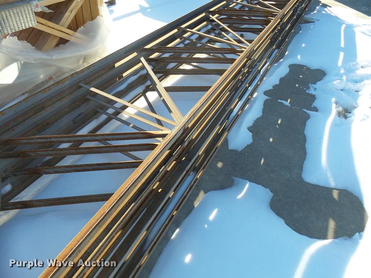 image for item DG9331 (4) metal trusses