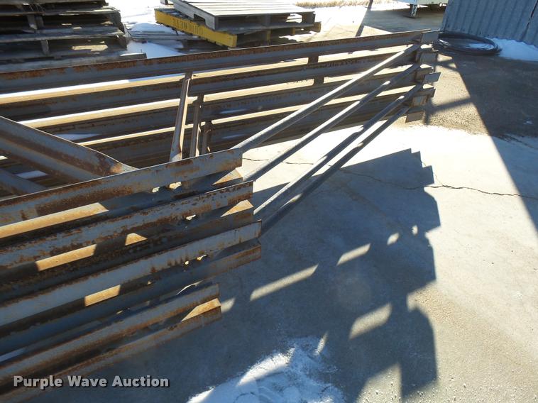 image for item DG9331 (4) metal trusses