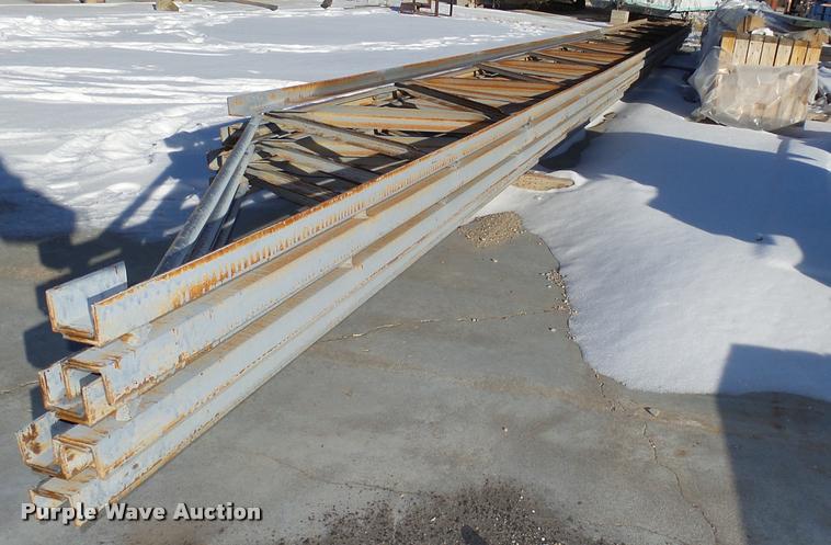 image for item DG9331 (4) metal trusses