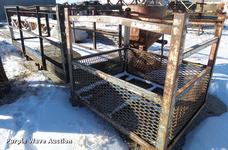 image for item DG9334 (2) man baskets