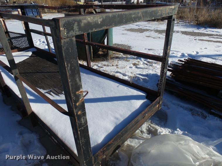 image for item DG9334 (2) man baskets