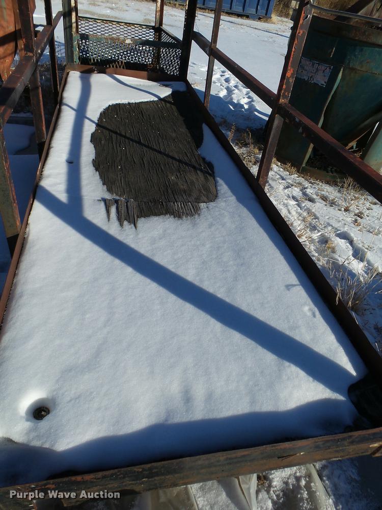 image for item DG9334 (2) man baskets