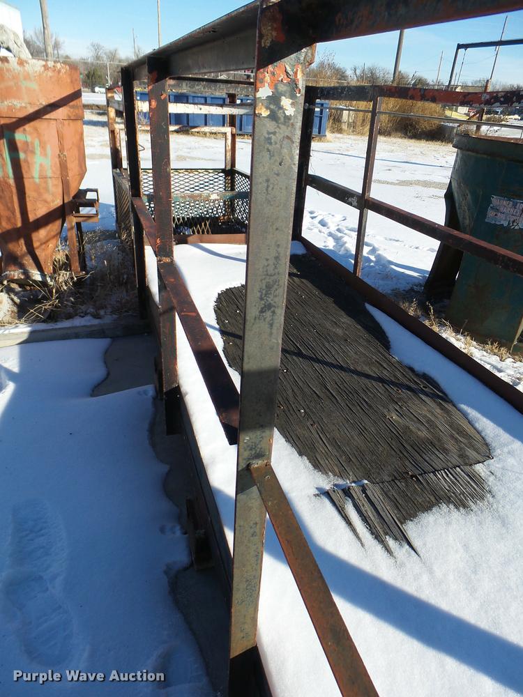 image for item DG9334 (2) man baskets