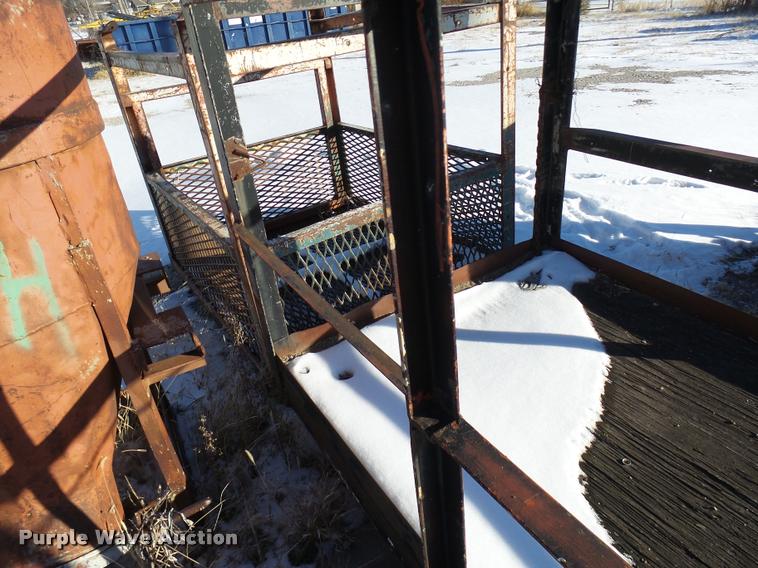 image for item DG9334 (2) man baskets