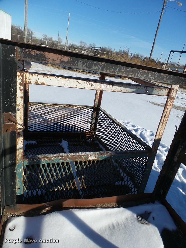 image for item DG9334 (2) man baskets