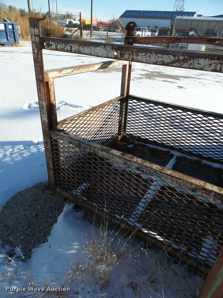 image for item DG9334 (2) man baskets