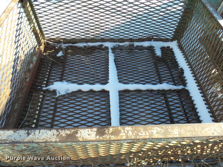 image for item DG9334 (2) man baskets