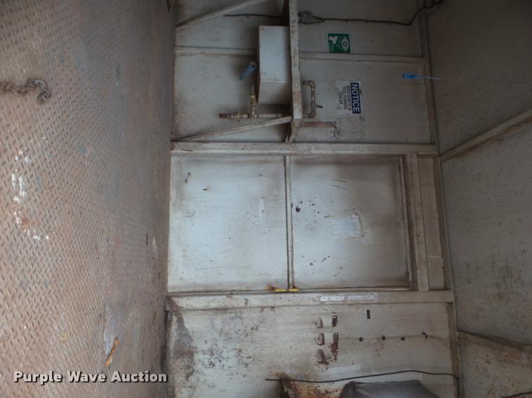 image for item DG9379 Steel roll off drilling rig working quarters