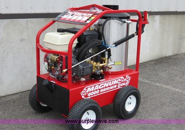 image for item F1085 2016 Easy-Kleen Magnum 4000 Series Gold pressure washer