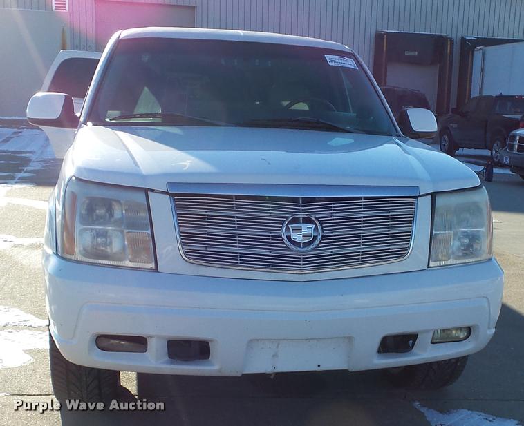 image for item K8052 2002 Cadillac Escalade Diamond Edition limousine