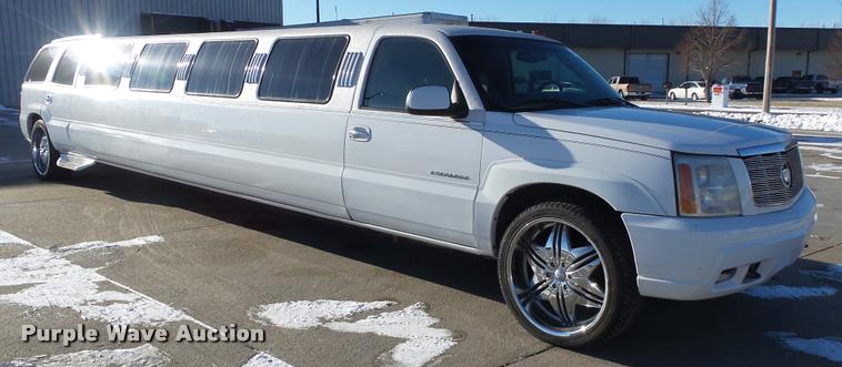 image for item K8052 2002 Cadillac Escalade Diamond Edition limousine