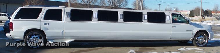 image for item K8052 2002 Cadillac Escalade Diamond Edition limousine