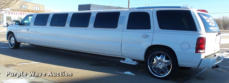 image for item K8052 2002 Cadillac Escalade Diamond Edition limousine