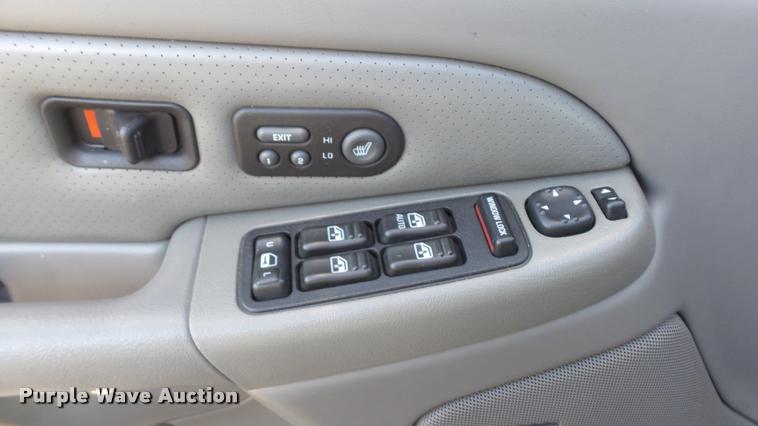 image for item K8052 2002 Cadillac Escalade Diamond Edition limousine