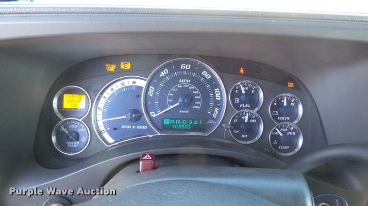 image for item K8052 2002 Cadillac Escalade Diamond Edition limousine