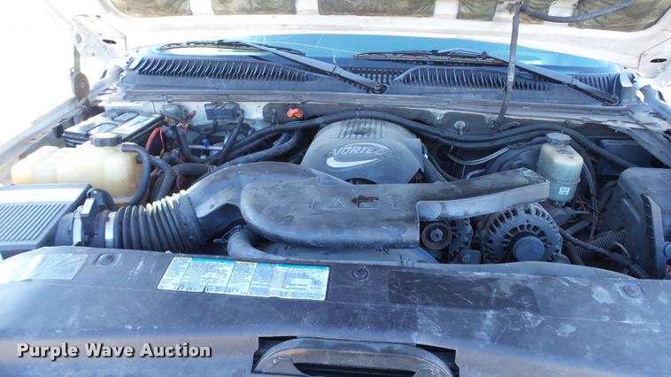 image for item K8052 2002 Cadillac Escalade Diamond Edition limousine