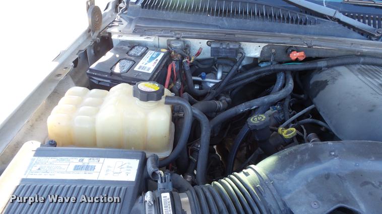 image for item K8052 2002 Cadillac Escalade Diamond Edition limousine