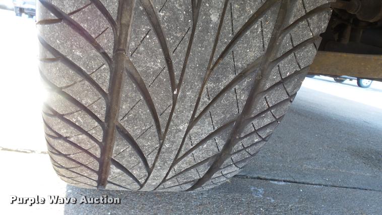 image for item K8052 2002 Cadillac Escalade Diamond Edition limousine