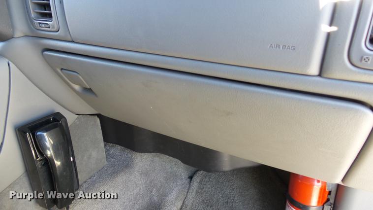 image for item K8052 2002 Cadillac Escalade Diamond Edition limousine