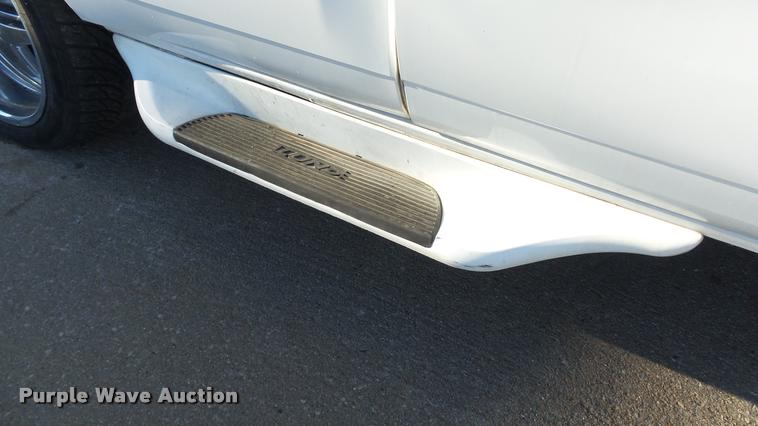 image for item K8052 2002 Cadillac Escalade Diamond Edition limousine