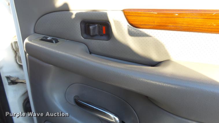 image for item K8052 2002 Cadillac Escalade Diamond Edition limousine