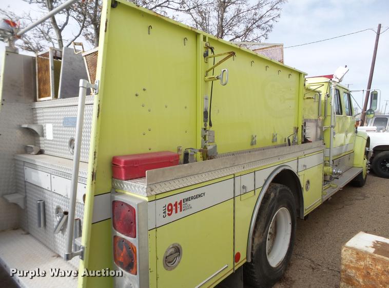 image for item L1728 1993 International 4900 fire truck