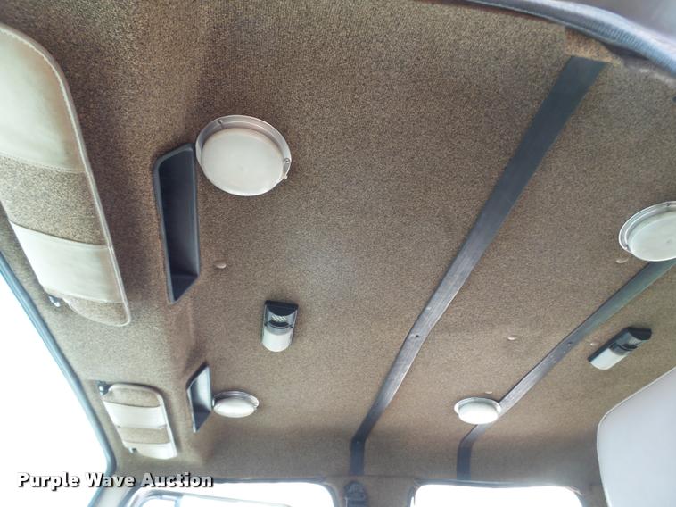 image for item L1728 1993 International 4900 fire truck