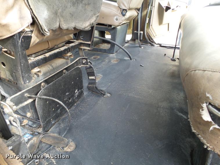 image for item L1728 1993 International 4900 fire truck