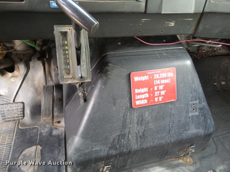 image for item L1728 1993 International 4900 fire truck