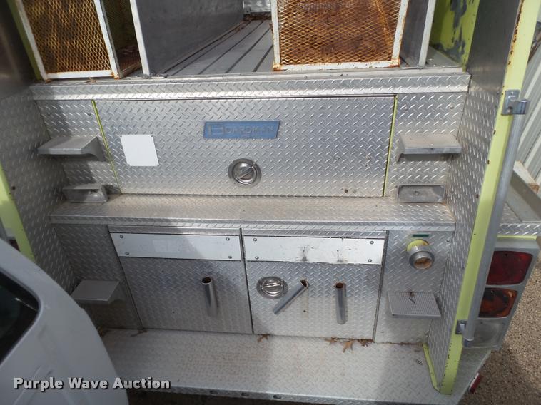 image for item L1728 1993 International 4900 fire truck