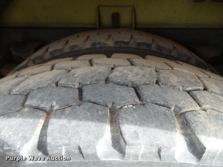 image for item L1728 1993 International 4900 fire truck