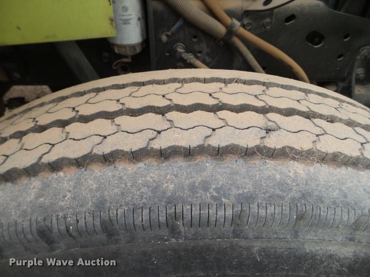 image for item L1728 1993 International 4900 fire truck