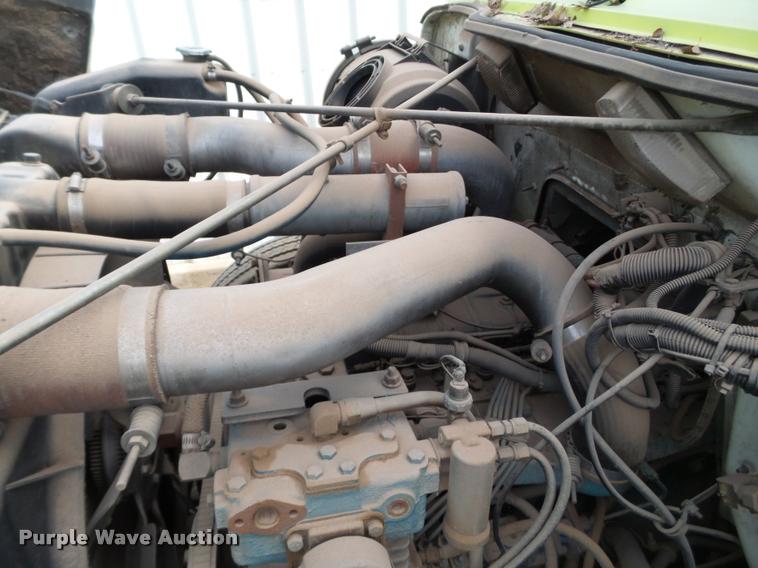 image for item L1728 1993 International 4900 fire truck