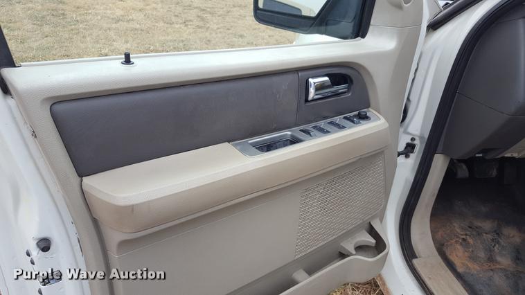 image for item L1731 2008 Ford Expedition SUV