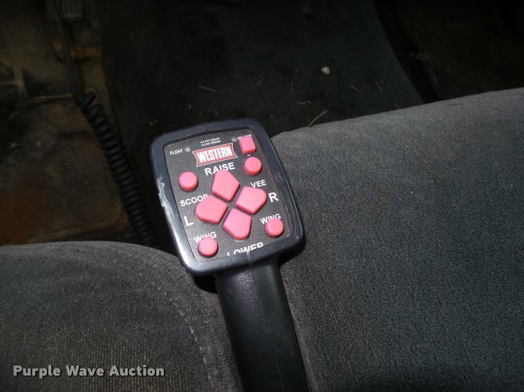 image for item L4243 2000 Chevrolet Silverado 2500 LS Ext. Cab pickup truck