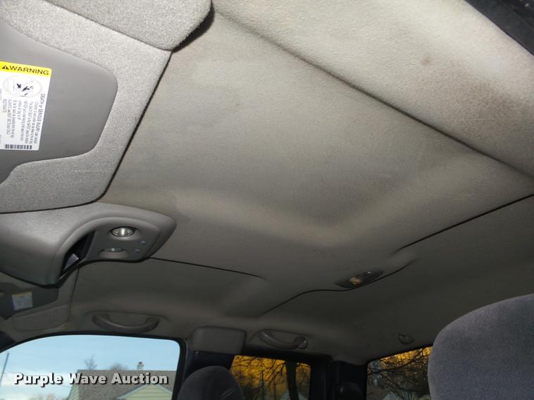 image for item L4243 2000 Chevrolet Silverado 2500 LS Ext. Cab pickup truck