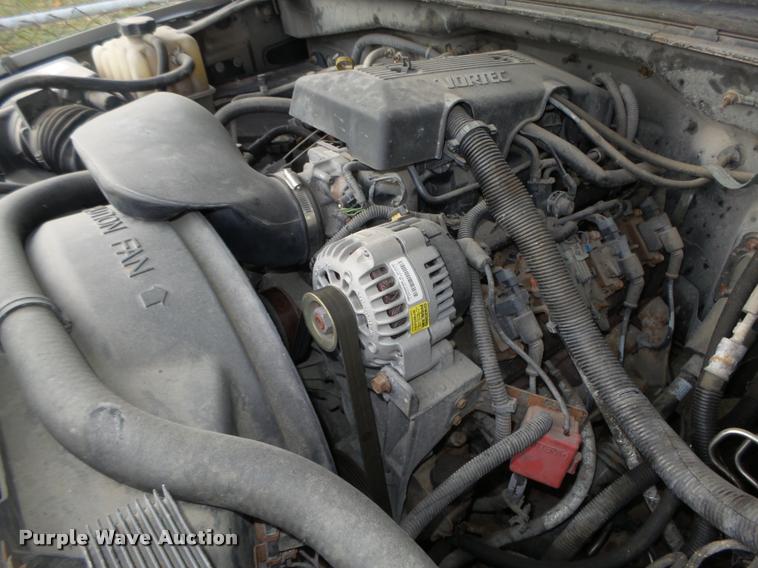 image for item L4243 2000 Chevrolet Silverado 2500 LS Ext. Cab pickup truck