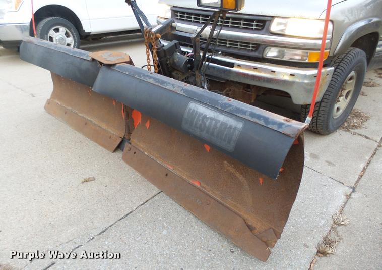 image for item L4243 2000 Chevrolet Silverado 2500 LS Ext. Cab pickup truck