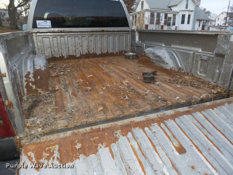 image for item L4243 2000 Chevrolet Silverado 2500 LS Ext. Cab pickup truck