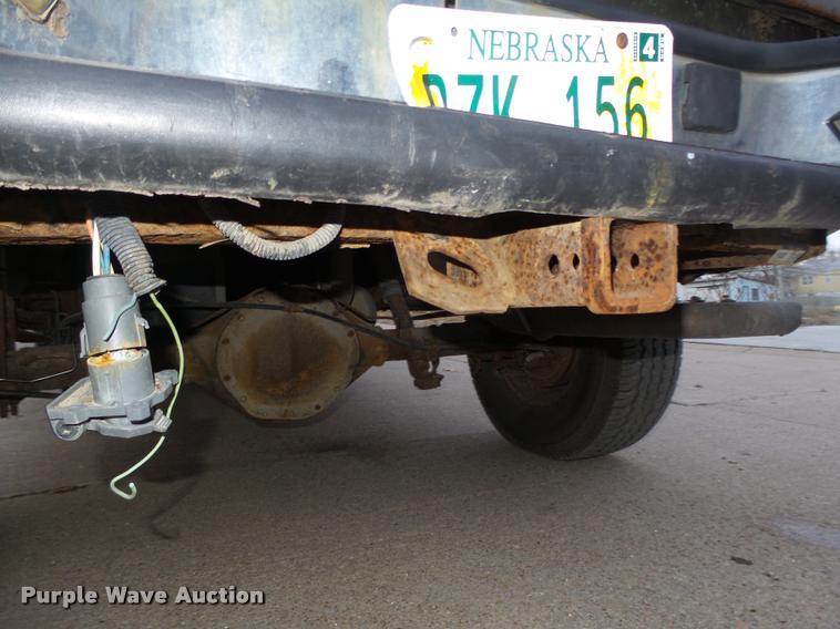 image for item L4243 2000 Chevrolet Silverado 2500 LS Ext. Cab pickup truck