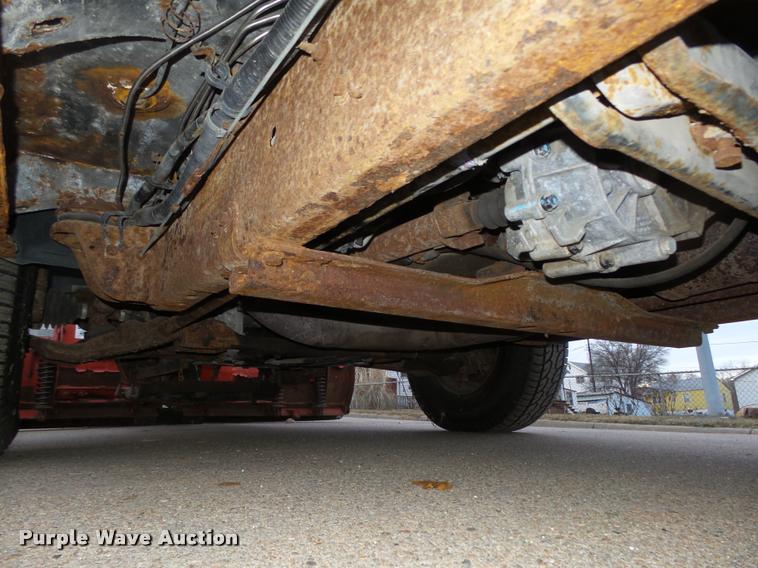 image for item L4243 2000 Chevrolet Silverado 2500 LS Ext. Cab pickup truck