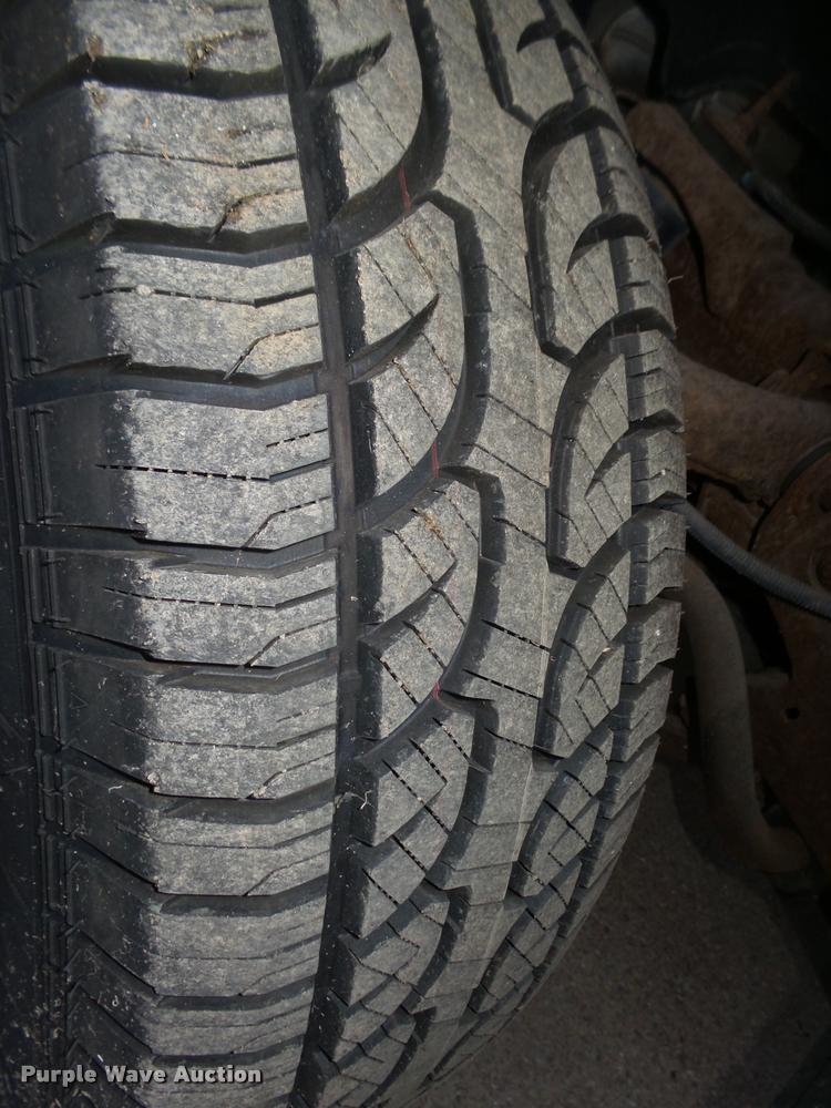 image for item L4243 2000 Chevrolet Silverado 2500 LS Ext. Cab pickup truck